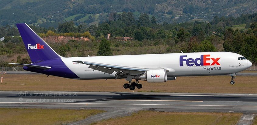 Boeing 767F de FedEx aterrizando en el Aeropuerto José María Córdova de Medellín.