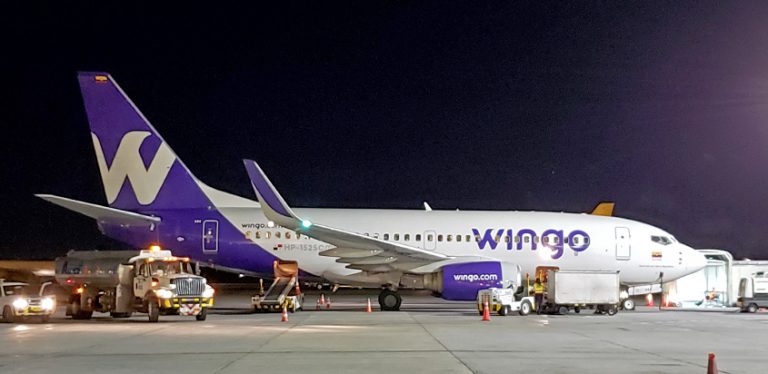 Boeing 737-700 de Wingo en Bogotá.