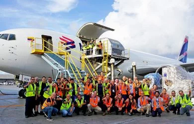 Boeing 767-300F de LATAM Cargo transportando ayuda humanitaria a Bahamas.