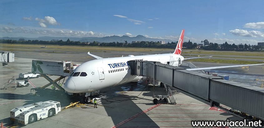 Boeing 787-9 de Turkish Airlines en el Aeropuerto Eldorado de Bogotá.