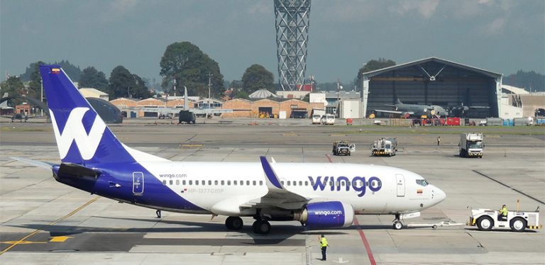 Boeing 737-700 de Wingo en el Aeropuerto Eldorado de Bogotá.