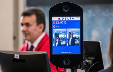 Tecnología de reconocimiento facial de Delta Air Lines en Atlanta.