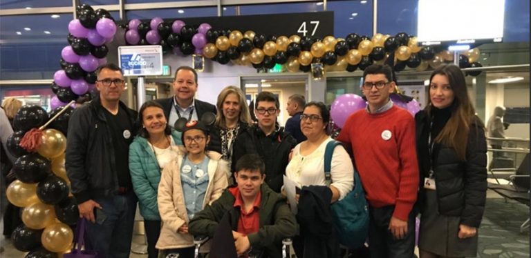 American y mAAgic cumplen sueño a niños de conocer Orlando.