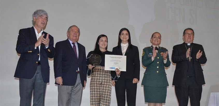 Reconocimiento a Avianca por labor en transporte de órganos.