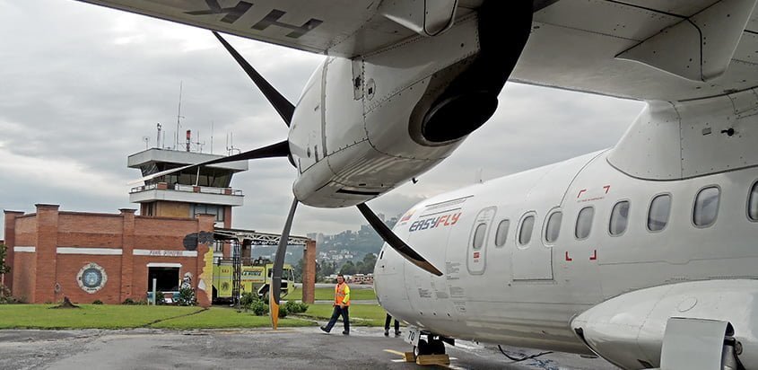ATR 42-500 de EasyFly en el Aeropuerto La Nubia de Manizales.