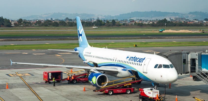 Airbus A320 de Interjet en el Aeropuerto Eldorado de Bogotá.