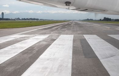 Cabecera de la pista 13R del Aeropuerto Internacional El Dorado de Bogotá.