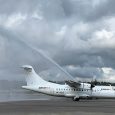 ATR 42 de EasyFly siendo bautizado en su vuelo inaugural entre Cartagena y Cúcuta.