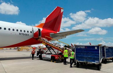 Transporte de carga de Deprisa a San Andrés.