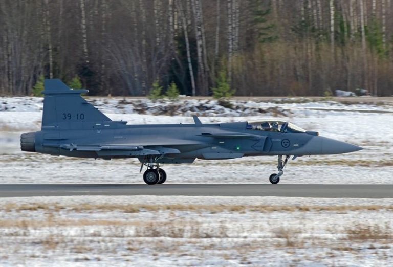 Pruebas del Gripen en Finlandia.