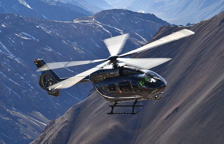 Airbus H145 de cinco palas.