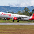 Airbus A321 de Avianca aterrizando en Medellín.
