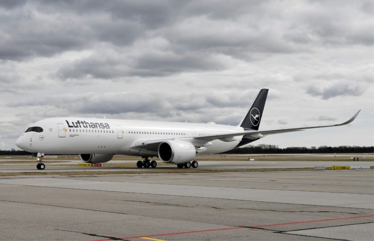 Airbus A350-900 de Lufthansa en rodaje.