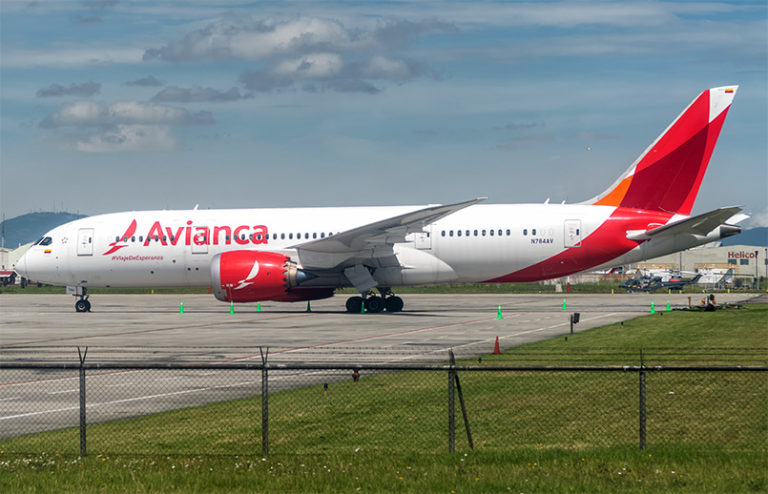 Boeing 787-8 (N784AV) de Avianca en Bogotá.