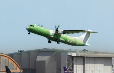 Primer vuelo del ATR 72-600F.