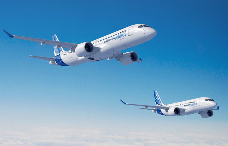 Flota de Airbus A220 en vuelo.