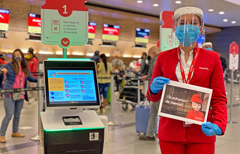 Personal de check in de Avianca.