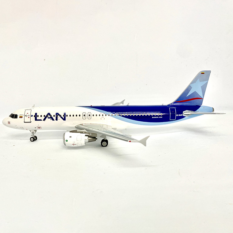 Modelo Airbus A320 de LAN a escala 1:200.
