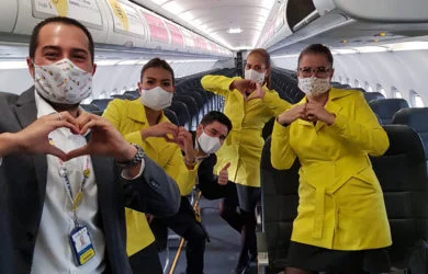 Tripulación de Viva Air.