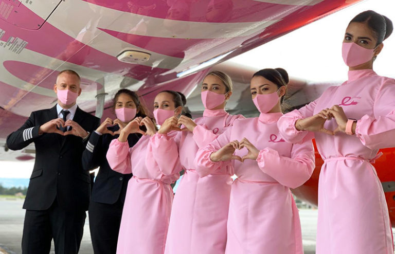 Campaña de detección del Cáncer de Mama de Viva Air.