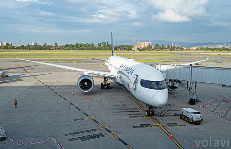 Boeing 787-9 de Air Canada en Bogotá.