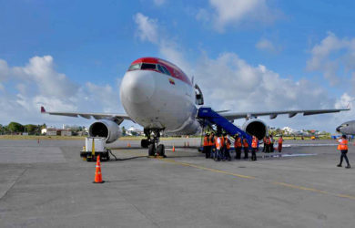 Airbus A330 de Avianca transportando ayudas humanitarias a San Andrés.