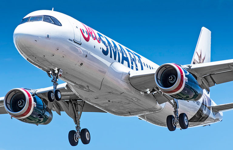 Airbus A320 de JetSmart aterrizando.