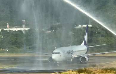 Bautizo al vuelo inaugural de Wingo entre Bogotá y Santa Marta.