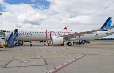 Airbus A321LR de Azores Airlines en el aeropuerto internacional El Dorado de Bogotá.