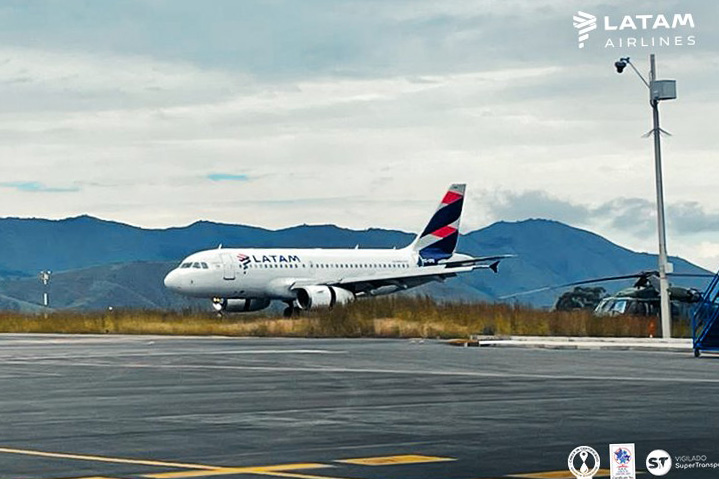 Airbus A319 de LATAM Colombia aterrizando en Pasto.