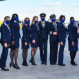Tripulación femenina en el día de la mujer de American Airlines.