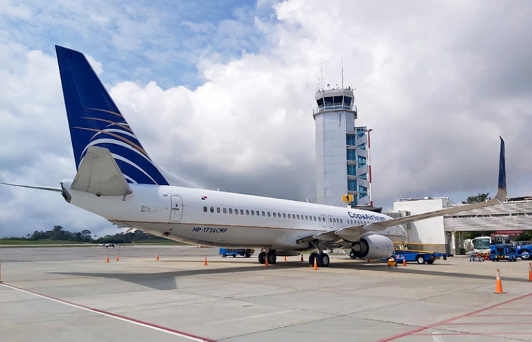 Boeing 737-800 de Copa Airlines en el aeropuerto Palonegro de Bucaramanga.