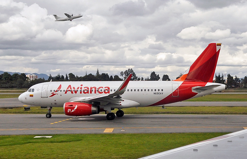 Airbus A319 de Avianca en el aeropuerto Eldorado de Bogotá.