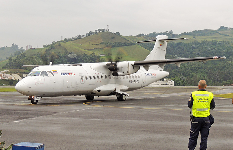 ATR 42 de EasyFly en el aeropuerto La Nubia de Manizales.