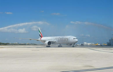 Boeing 777-300ER de Emirates en su vuelo inaugural a Miami.