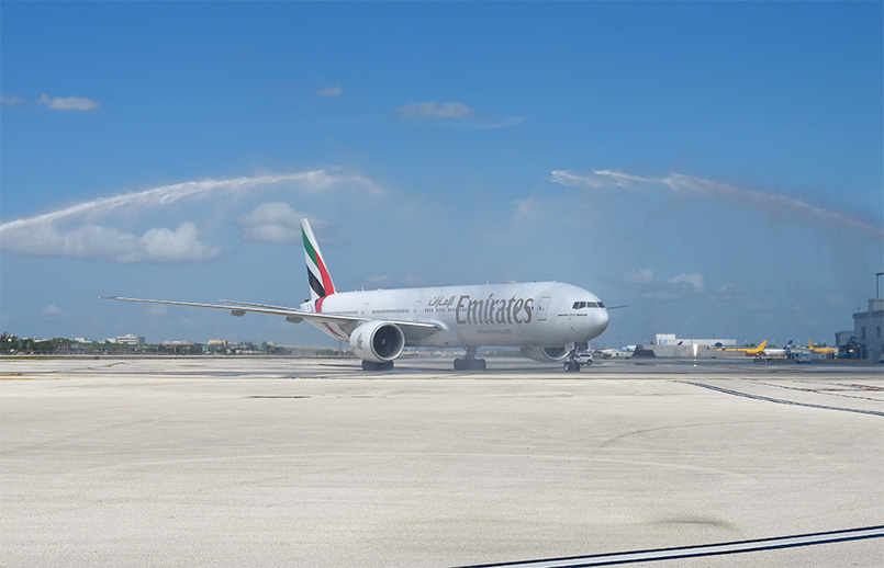 Boeing 777-300ER de Emirates en su vuelo inaugural a Miami.