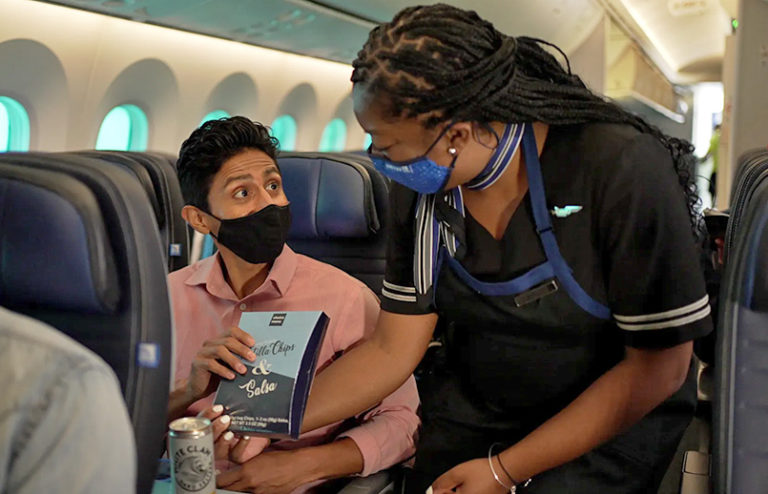 Servicio a bordo de United Airlines.