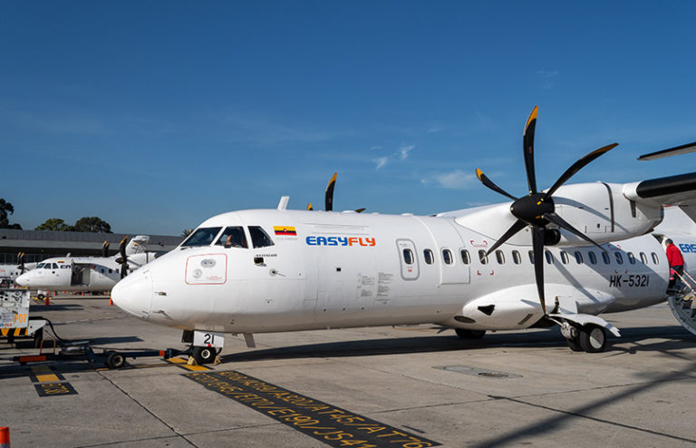 ATR 42-600 de EasyFly en el Terminal Puente Aéreo de Bogotá.