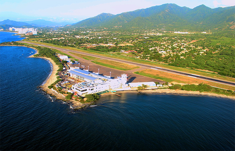 Vista aérea del aeropuerto Simón Bolívar de Santa Marta.