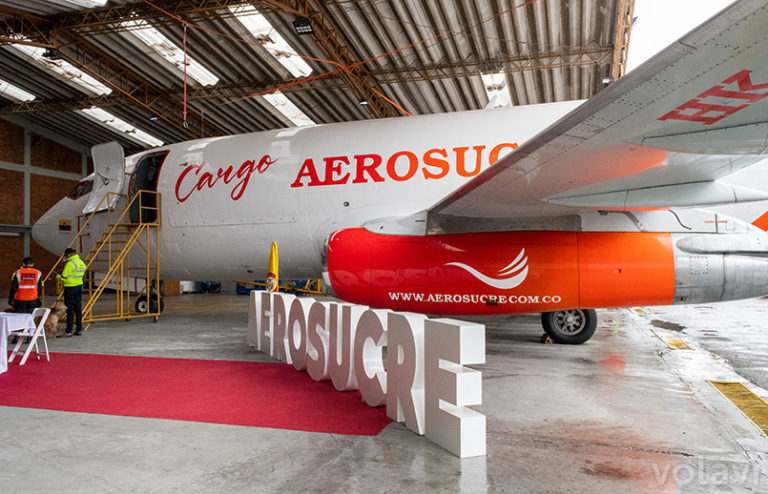 Boeing 737-200 de Aerosucre (HK-5192), con nuevo esquema de pintura.