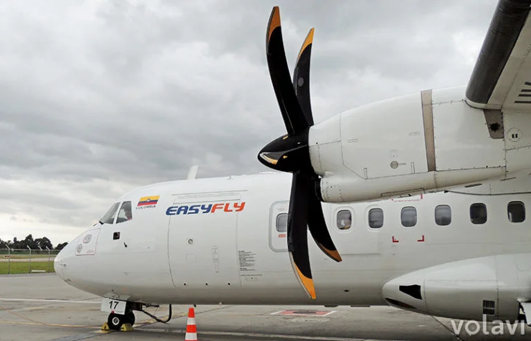 ATR 42 de EasyFly en el aeropuerto Eldorado de Bogotá.
