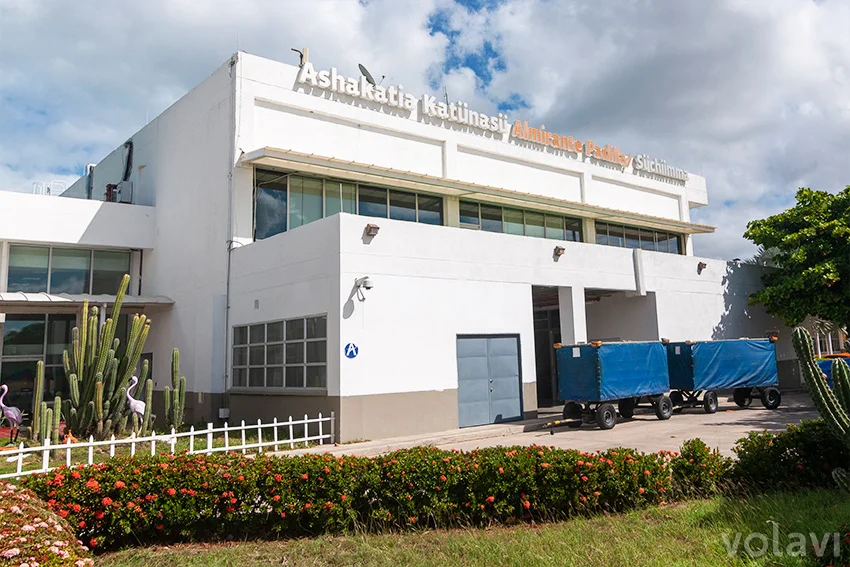 Vuelo inaugural de Sarpa entre Medellín y Riohacha (Embraer 145).