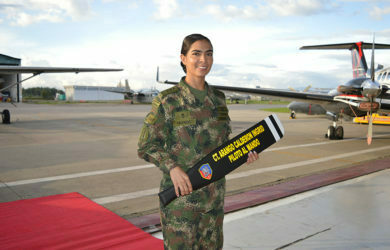 Íngrid Arango, primera mujer al mando de Aviación del Ejército.