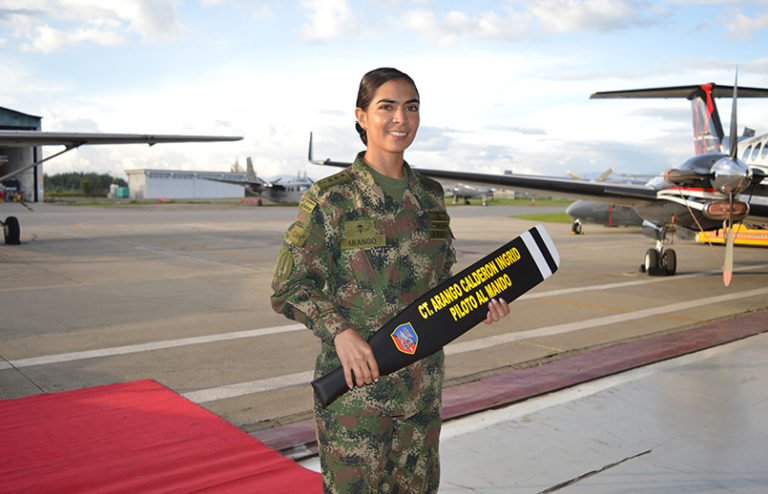 Íngrid Arango, primera mujer al mando de Aviación del Ejército.