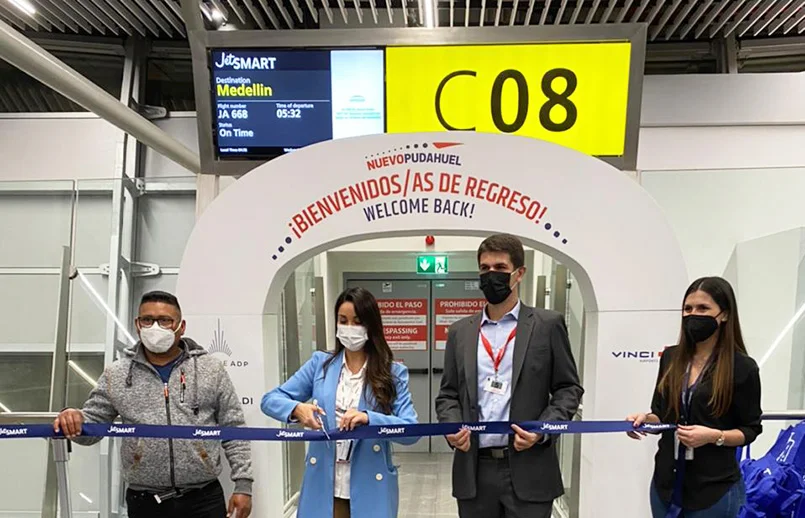 Inicio de los vuelos de JetSmart entre Santiago de Chile y Medellín.