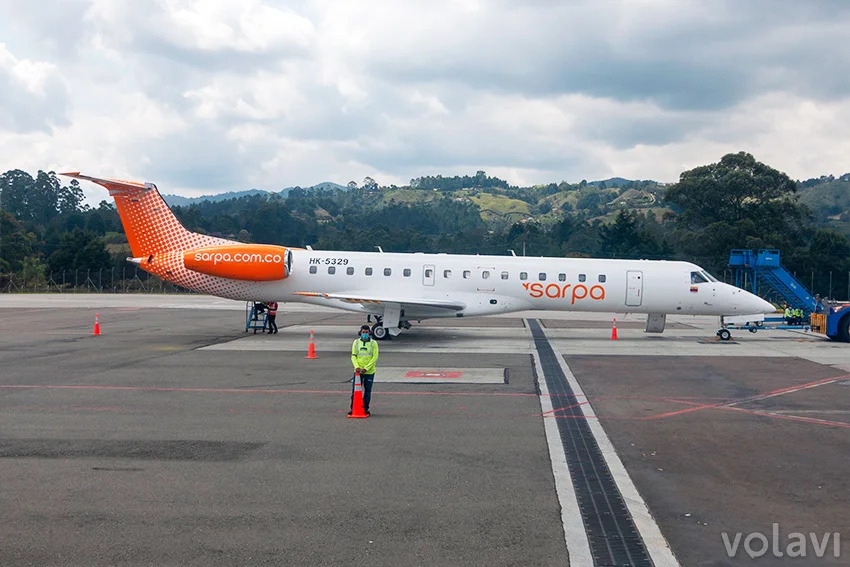Vuelo inaugural de Sarpa entre Medellín y Riohacha (Embraer 145).