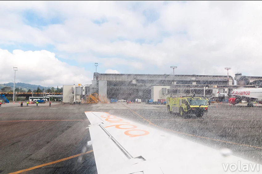 Vuelo inaugural de Sarpa entre Medellín y Riohacha (Embraer 145).