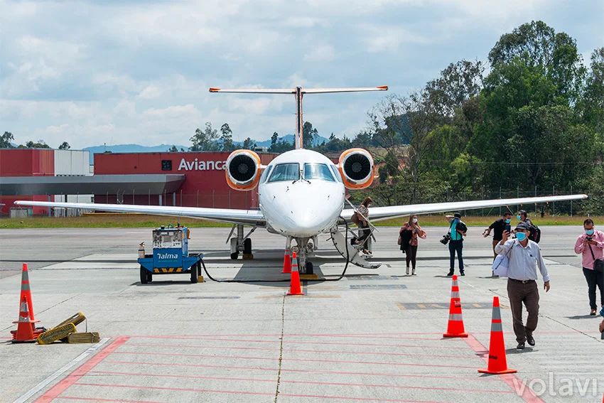 Vuelo inaugural de Sarpa entre Medellín y Riohacha (Embraer 145).