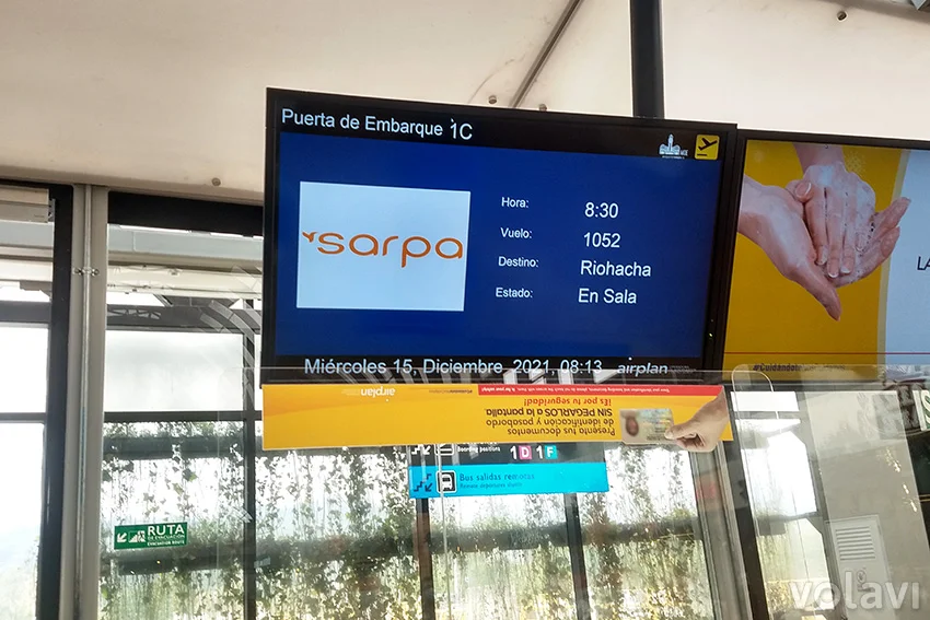 Vuelo inaugural de Sarpa entre Medellín y Riohacha (Embraer 145).