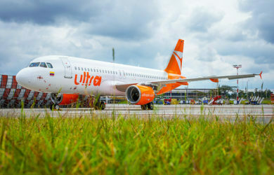 Airbus A320 de Ultra Air en Medellín.